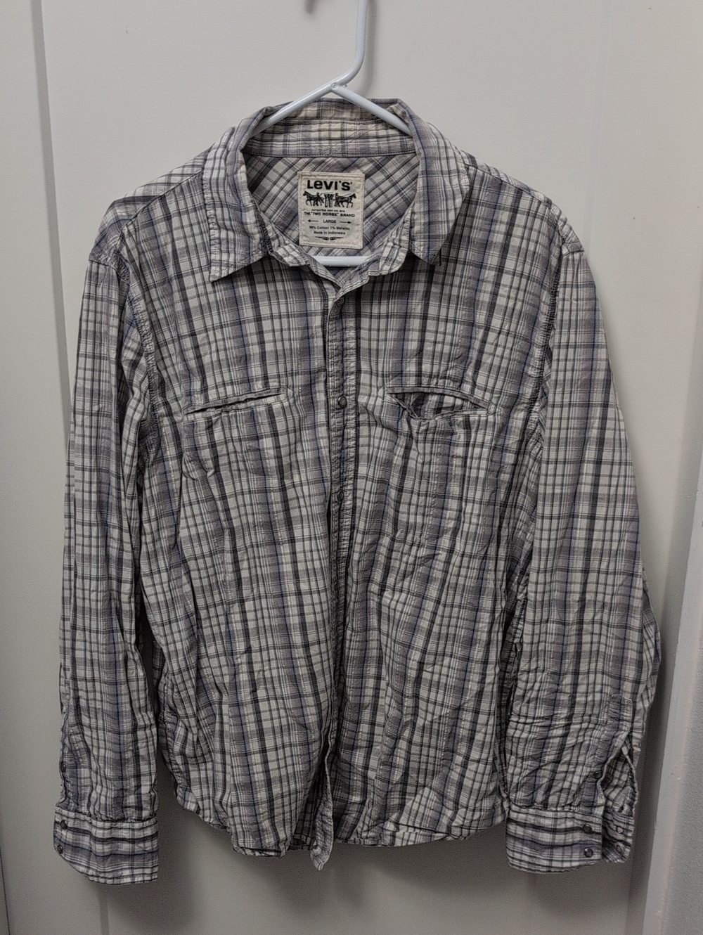Levi's Men's Light Gray & Navy Plaid Pearl Button Shirt